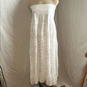 CUTE OPTIONS WHITE TIERED MAXI SKIRT/DRESS WITH EYELET EMBROIDERY AND LACE SZ M